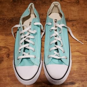 Womans Converse Sneakers